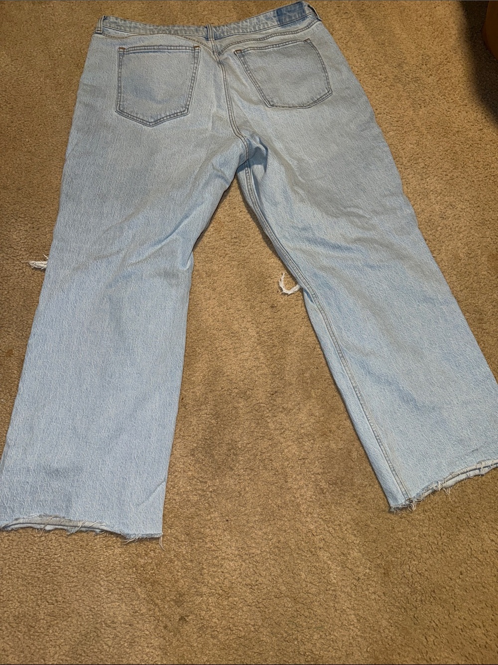 Abercrombie & Fitch Light Blue High-Rise Relaxed Jeans - Picture 7 of 7